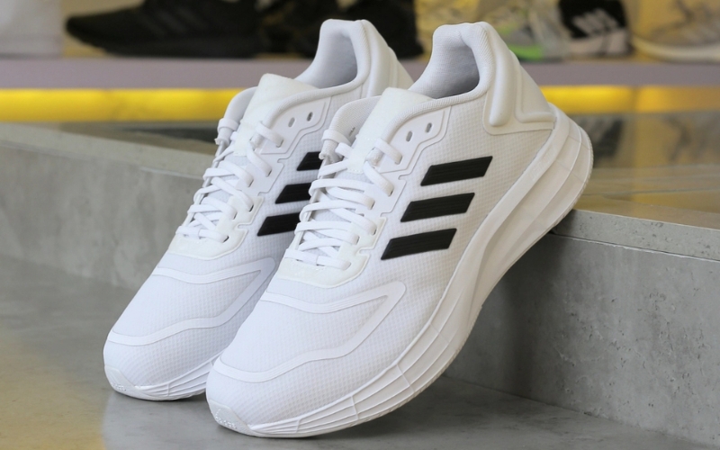 có nên kinh doanh giày adidas trung quốc không